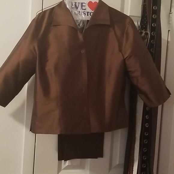 Ladies 100 percent silk pants suit - Picture 1 of 3